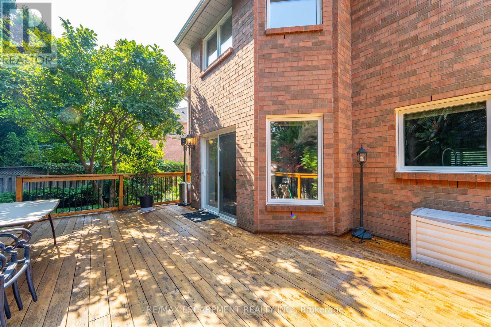 Photo 33 of 327 Northwood Drive, Oakville ON