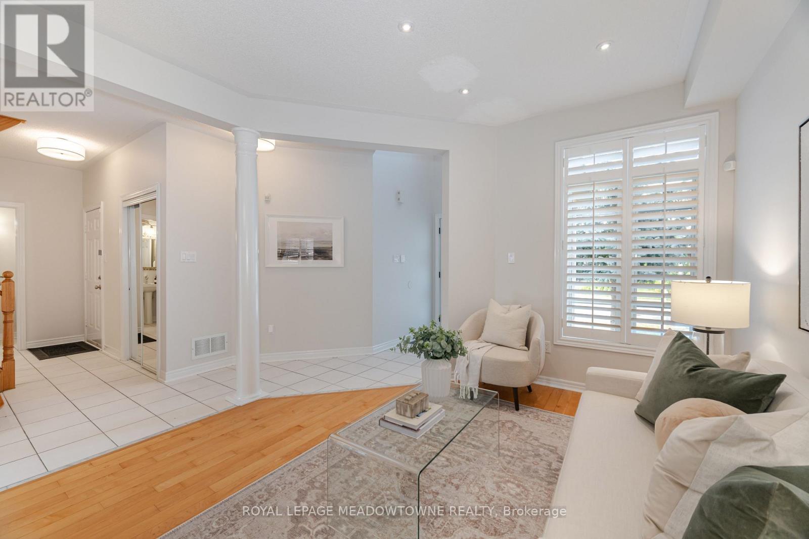 Photo 10 of 6520 Western Skies Way, Mississauga ON