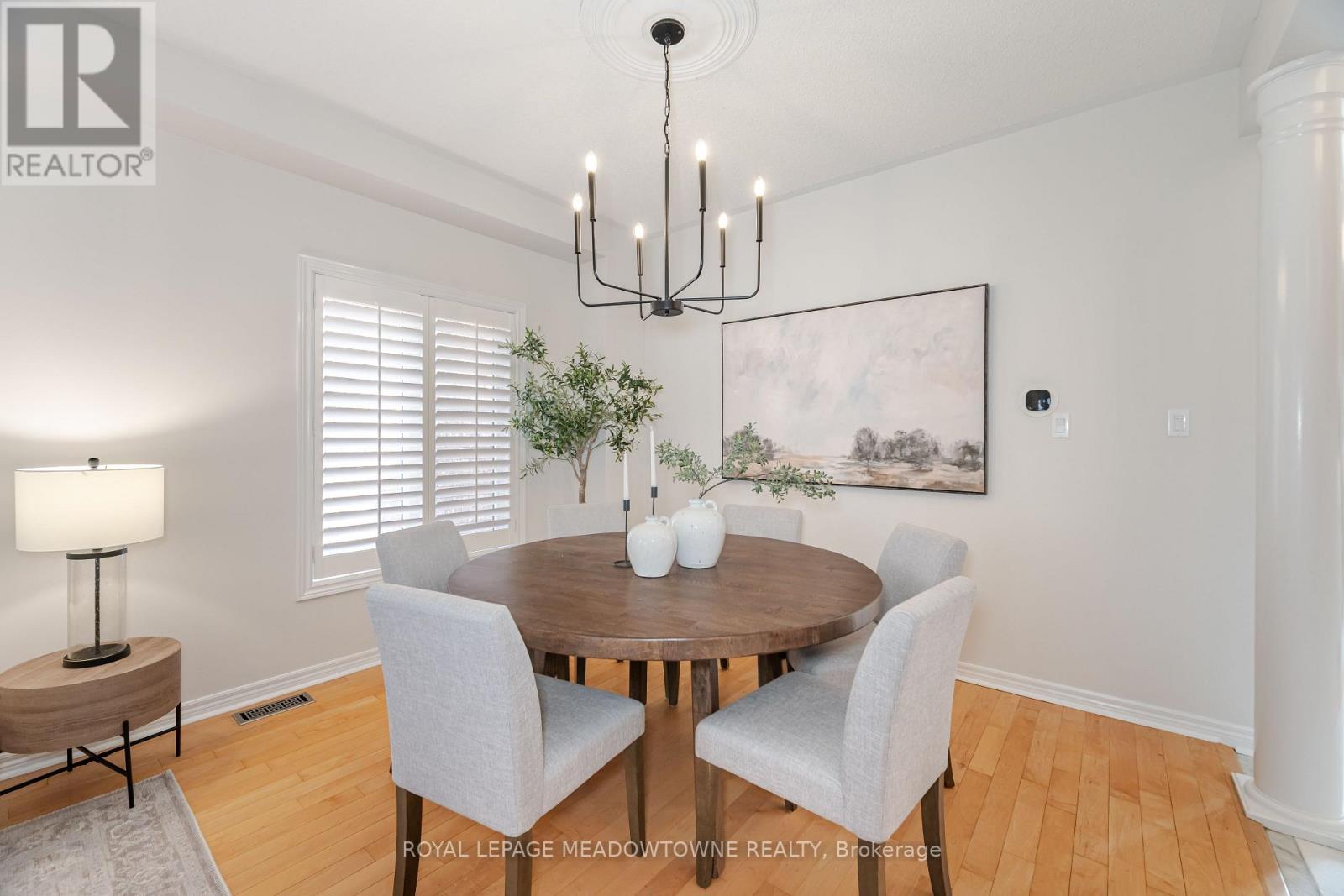 Photo 11 of 6520 Western Skies Way, Mississauga ON