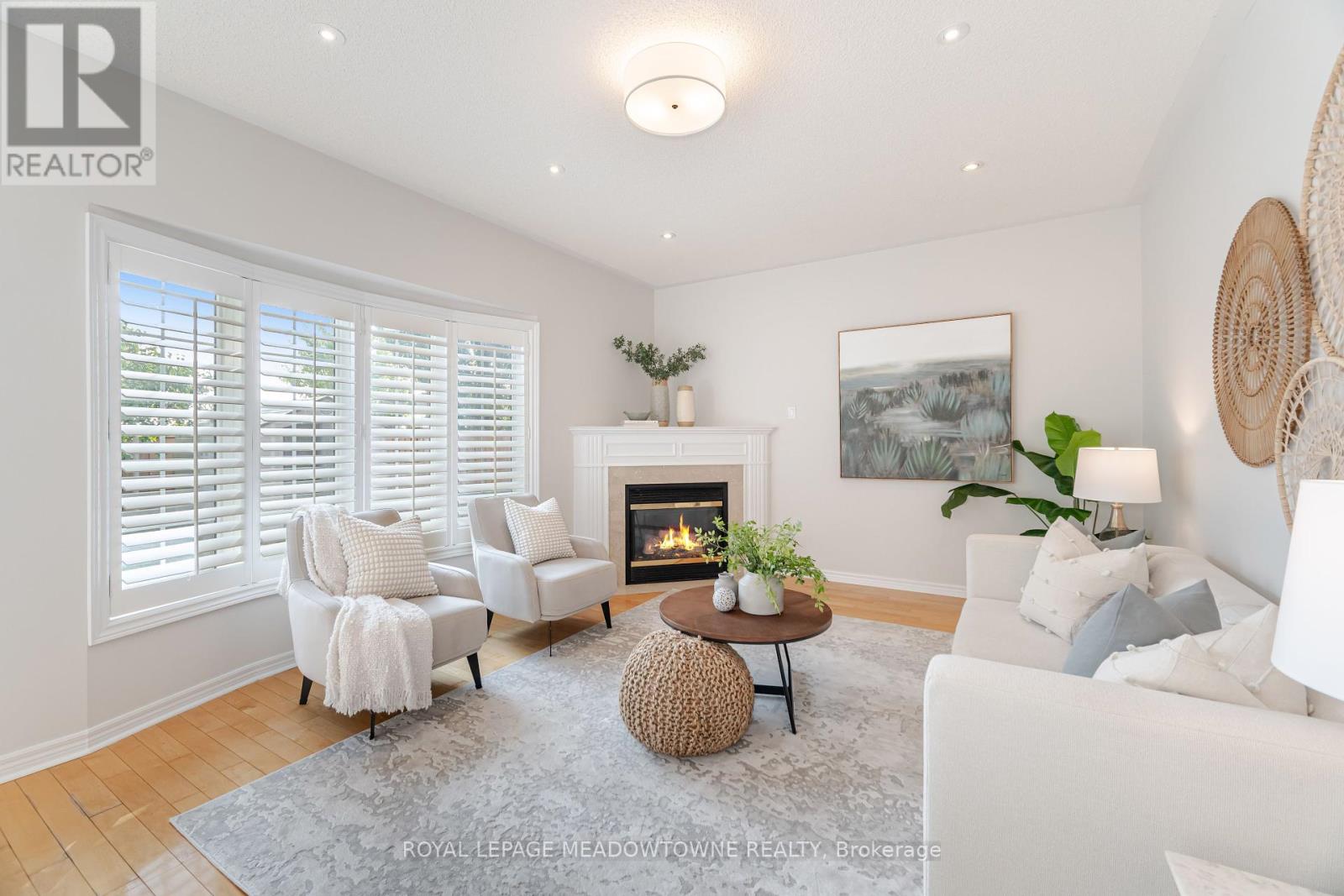 Photo 15 of 6520 Western Skies Way, Mississauga ON