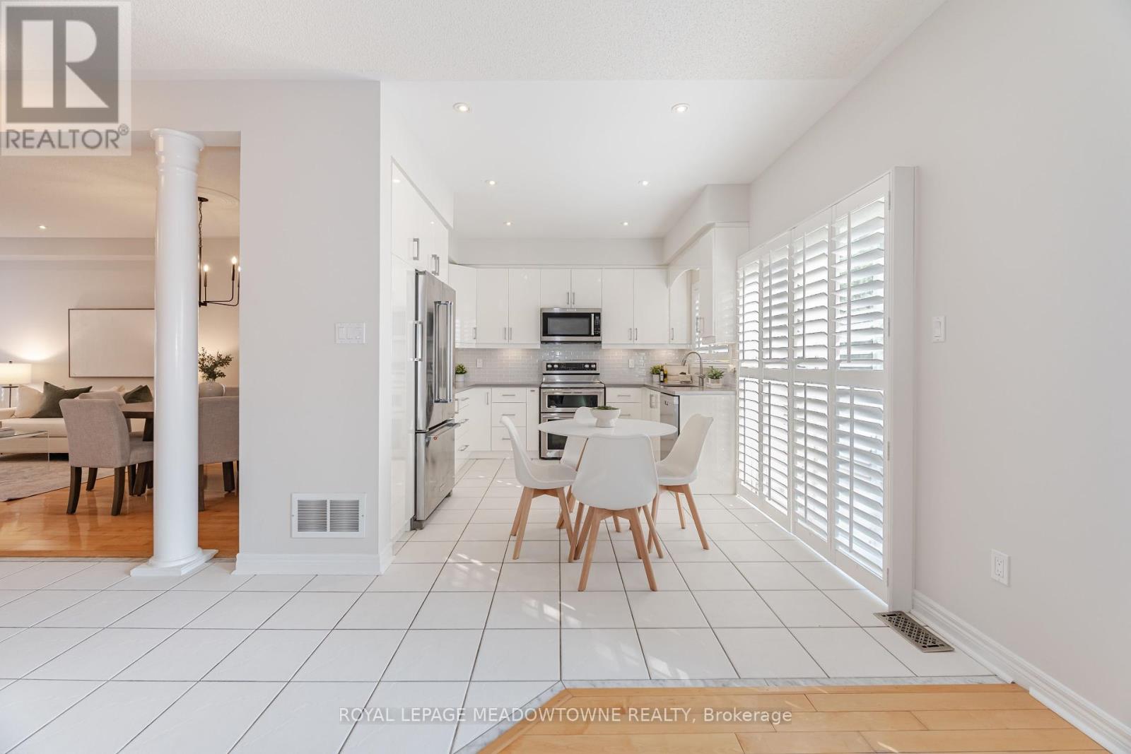 Photo 18 of 6520 Western Skies Way, Mississauga ON