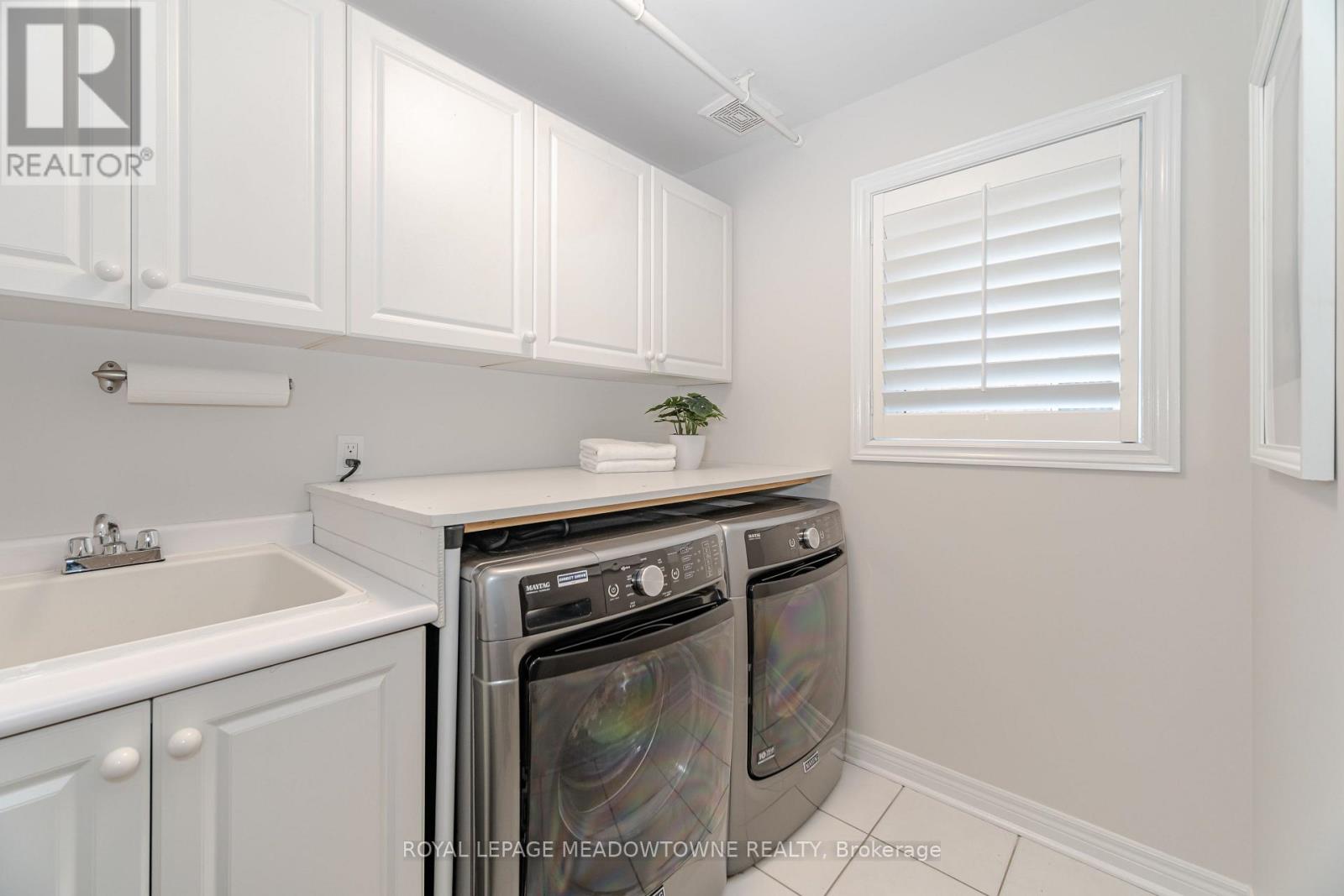 Photo 25 of 6520 Western Skies Way, Mississauga ON