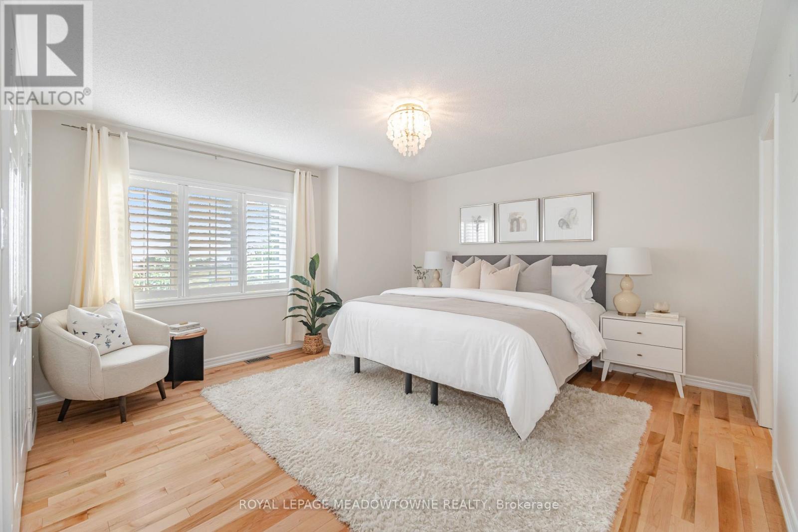 Photo 28 of 6520 Western Skies Way, Mississauga ON