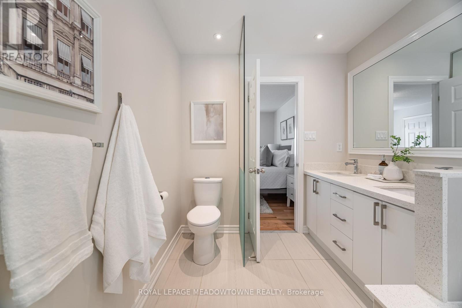 Photo 31 of 6520 Western Skies Way, Mississauga ON