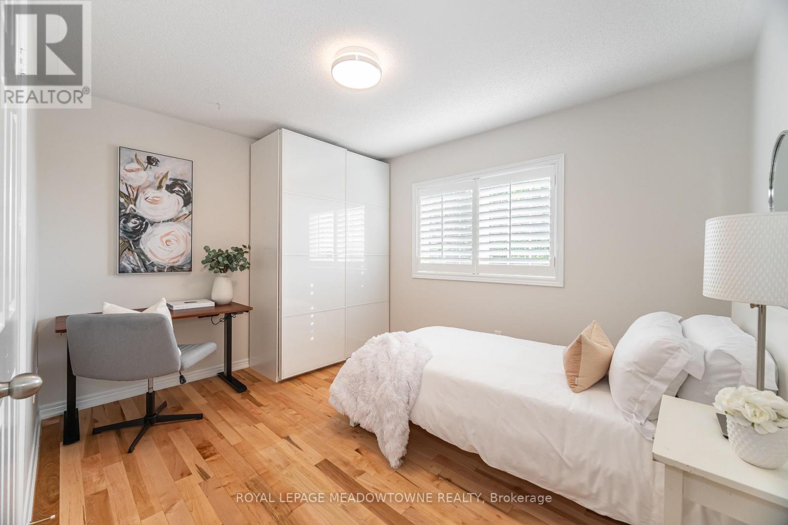 Photo 33 of 6520 Western Skies Way, Mississauga ON