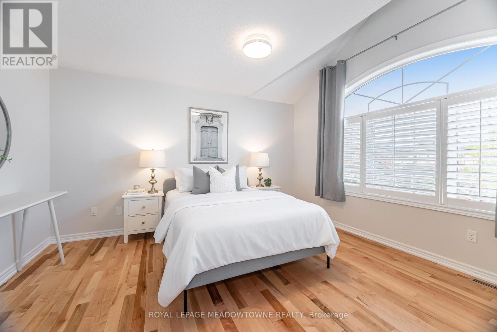 Photo 35 of 6520 Western Skies Way, Mississauga ON