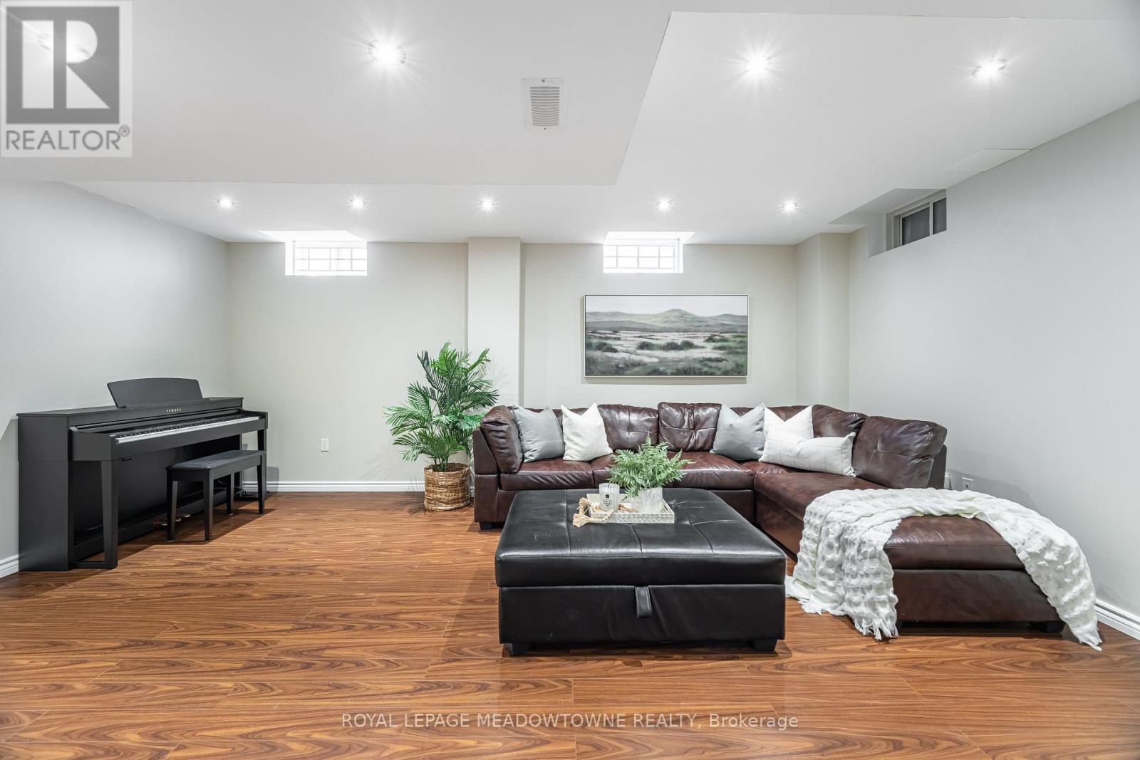Photo 41 of 6520 Western Skies Way, Mississauga ON
