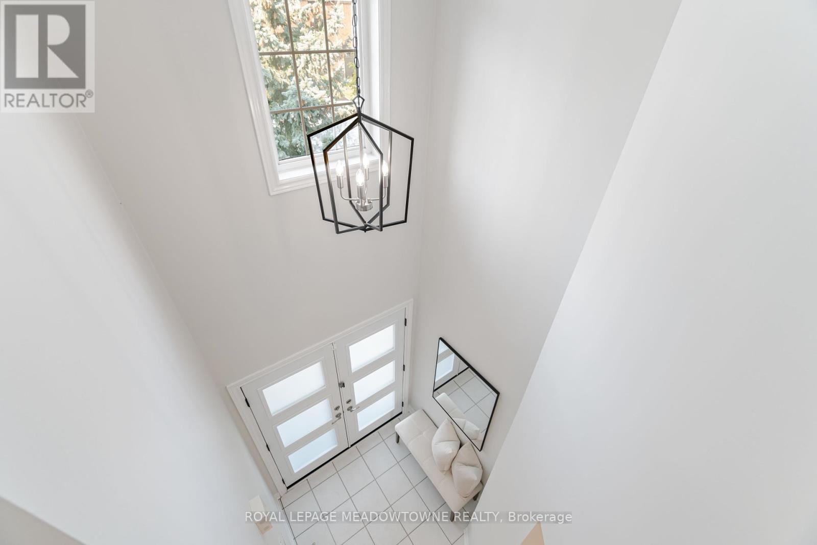 Photo 7 of 6520 Western Skies Way, Mississauga ON