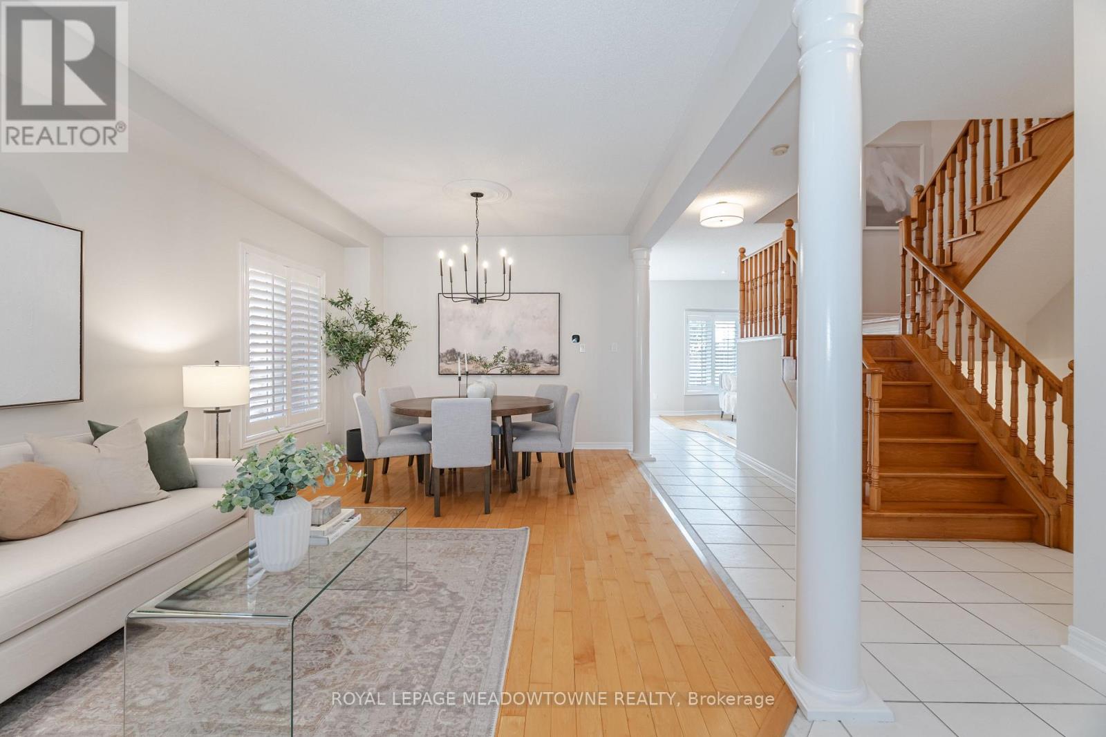 Photo 8 of 6520 Western Skies Way, Mississauga ON