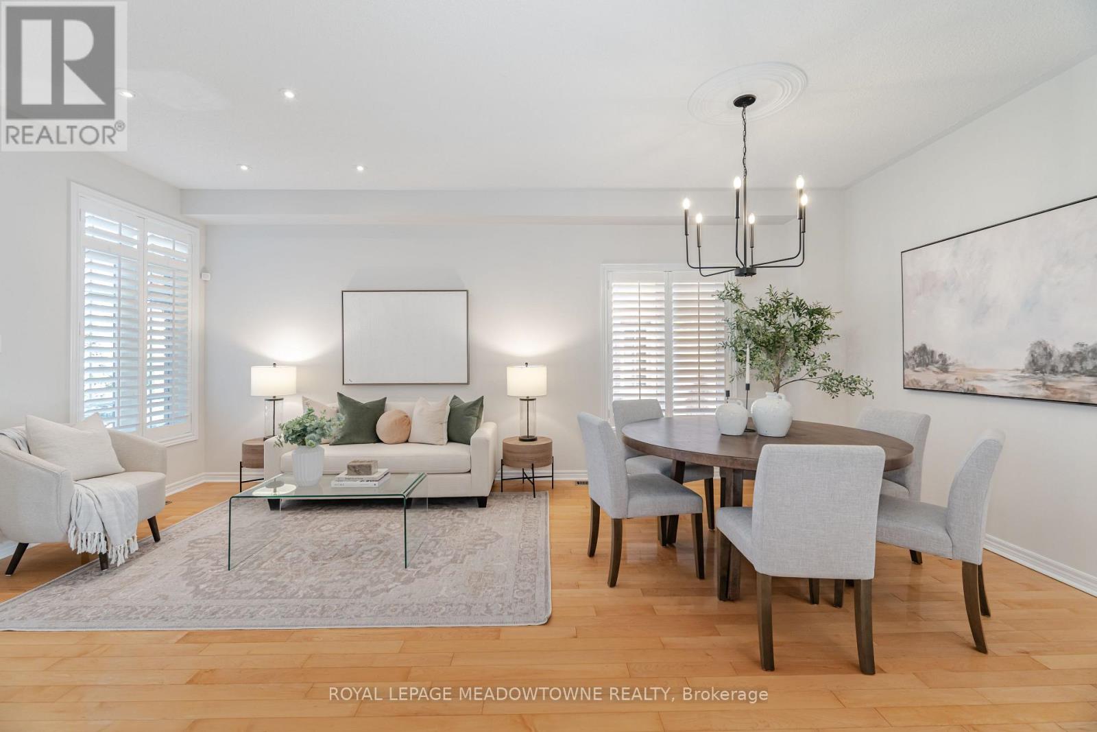 Photo 9 of 6520 Western Skies Way, Mississauga ON