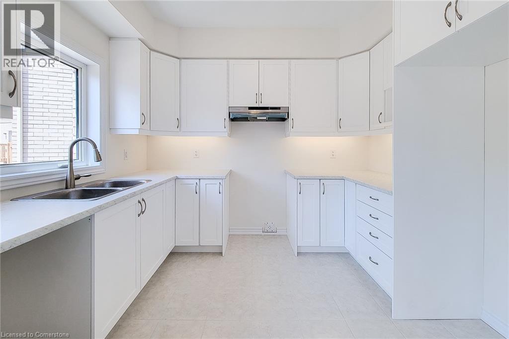 Photo 32 of 52 E George Brier Drive E Unit Upper Level, Paris ON