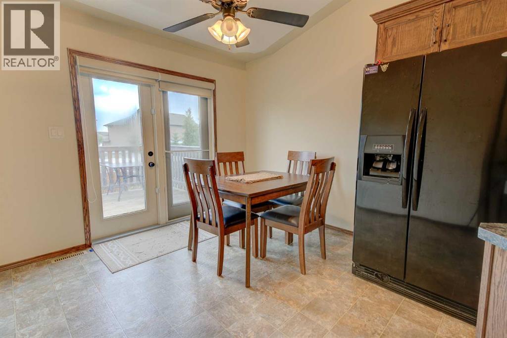 Photo 13 of 39 Reynolds Road, Sylvan Lake AB