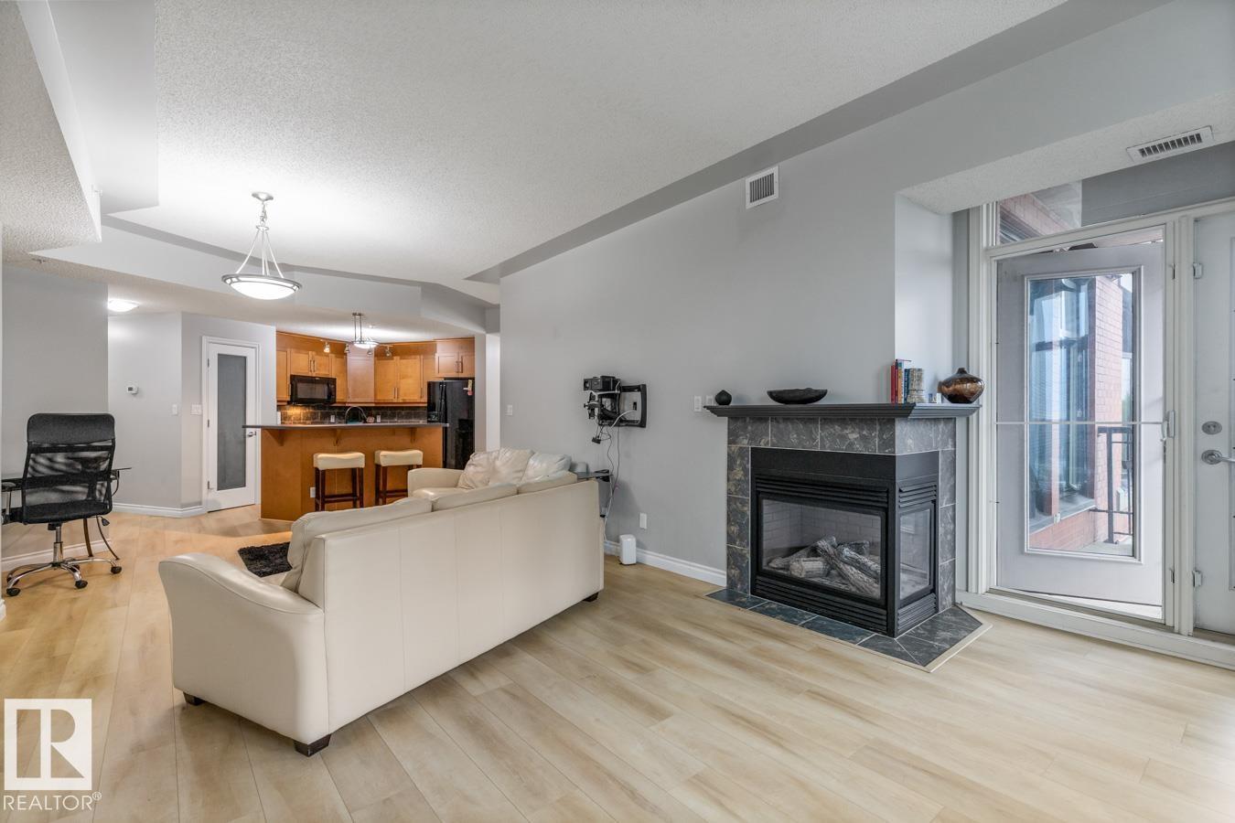 Photo 11 of 402 9020 Jasper Av Nw, Edmonton AB