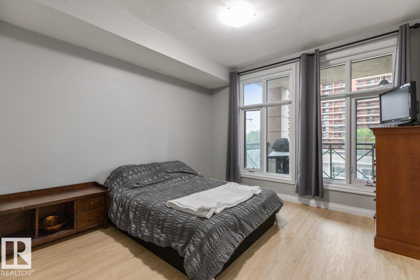 Photo 12 of 402 9020 Jasper Av Nw, Edmonton AB