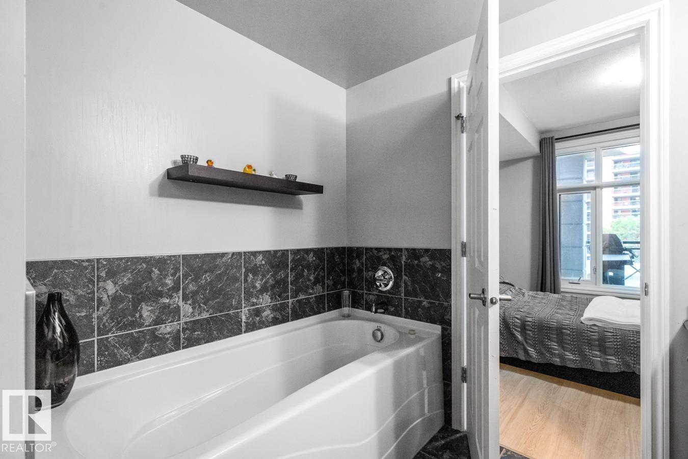 Photo 15 of 402 9020 Jasper Av Nw, Edmonton AB