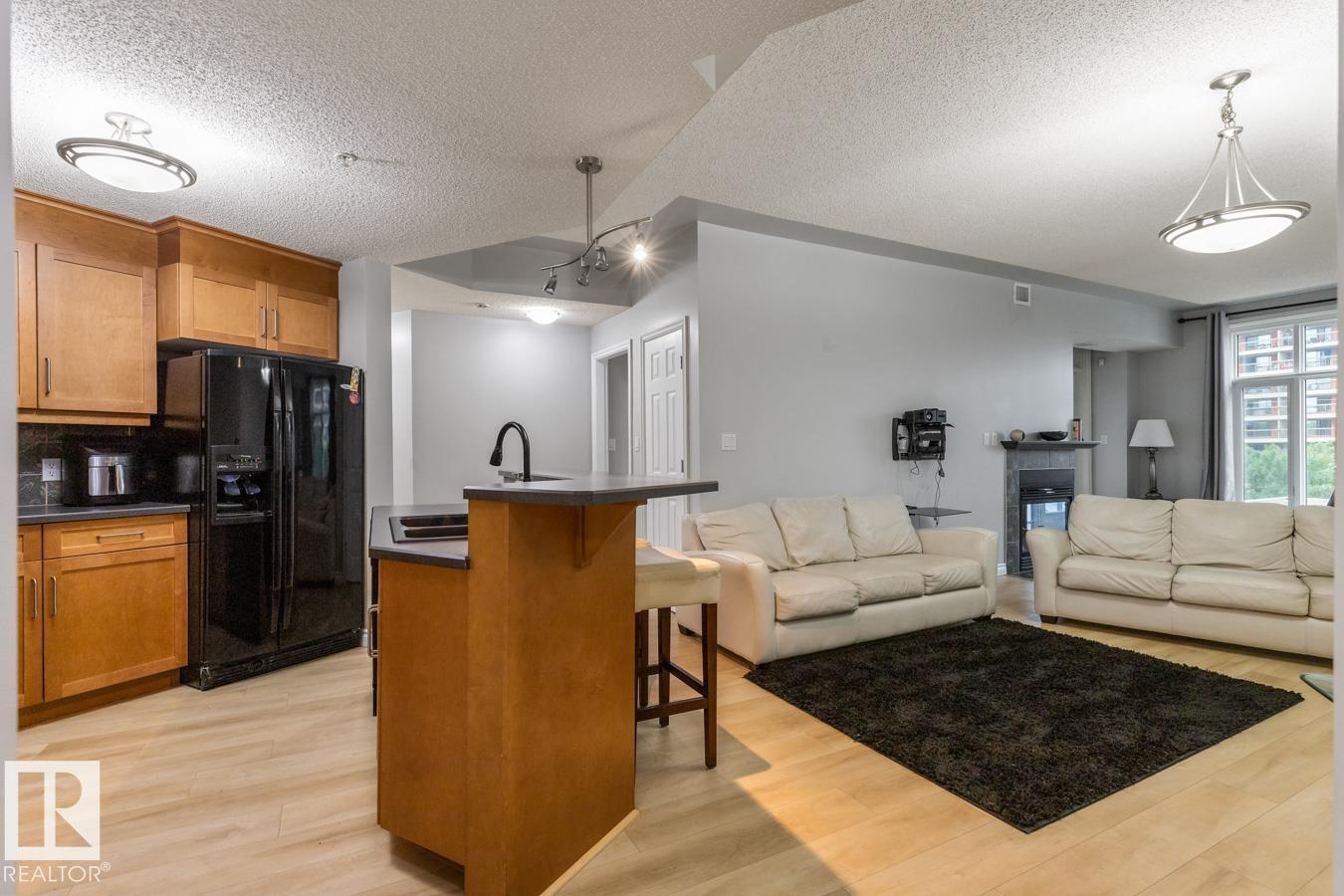 Photo 2 of 402 9020 Jasper Av Nw, Edmonton AB