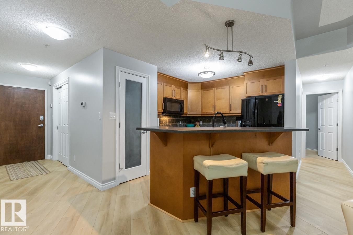Photo 4 of 402 9020 Jasper Av Nw, Edmonton AB