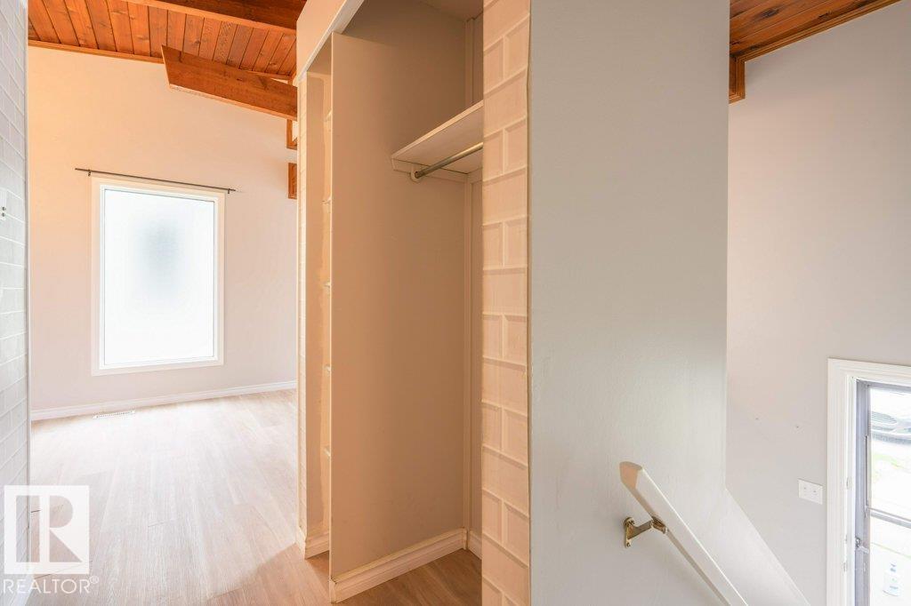 Photo 13 of 502 Lee Ridge Rd Nw, Edmonton AB