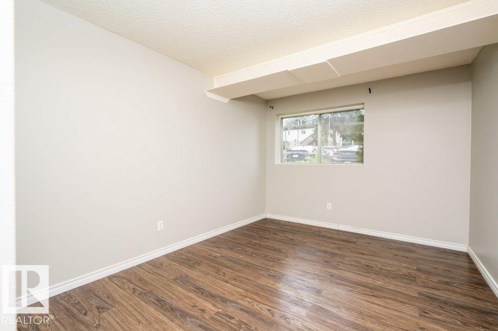 Photo 17 of 502 Lee Ridge Rd Nw, Edmonton AB