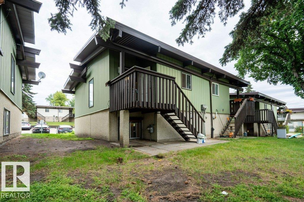 Photo 2 of 502 Lee Ridge Rd Nw, Edmonton AB