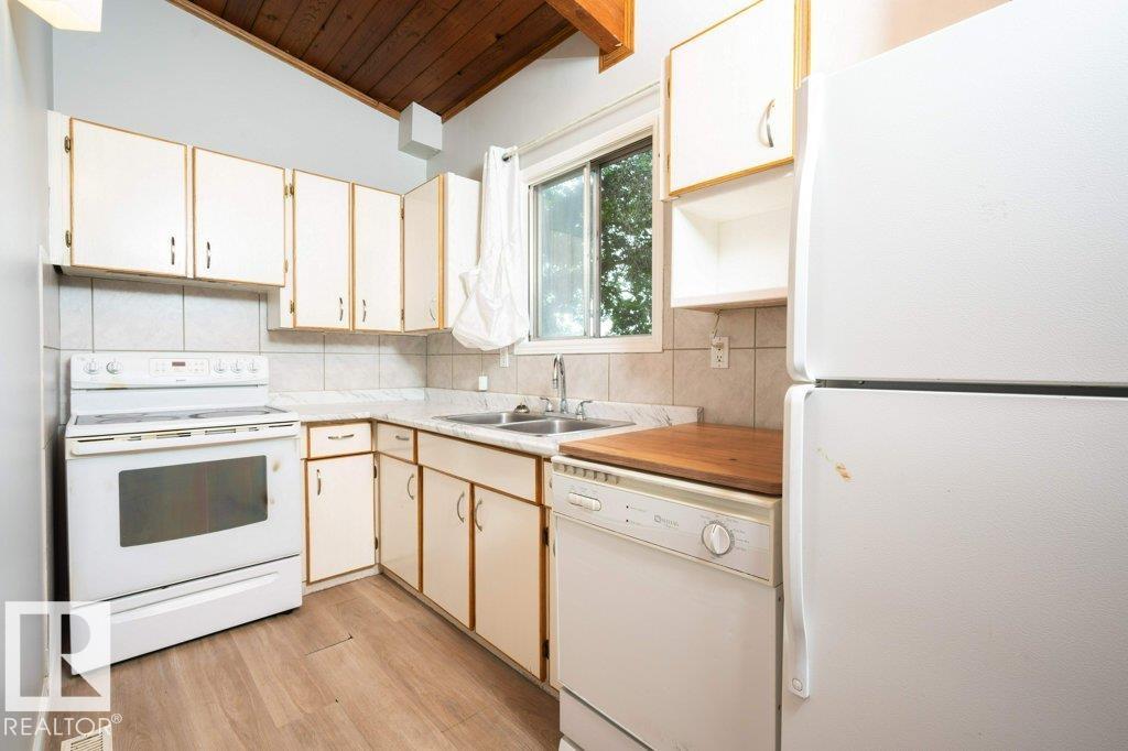 Photo 9 of 502 Lee Ridge Rd Nw, Edmonton AB