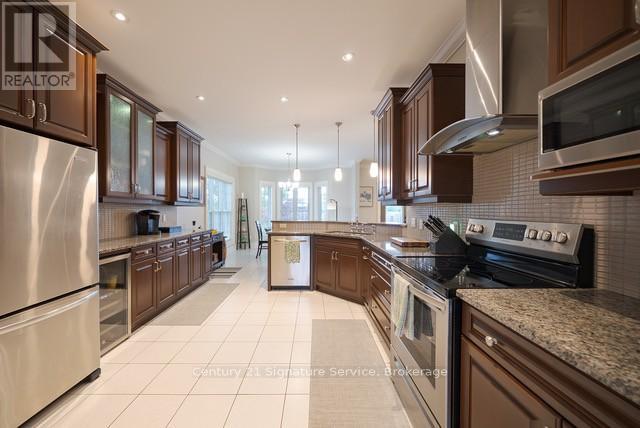 Photo 26 of 23 College Avenue, Norfolk ON