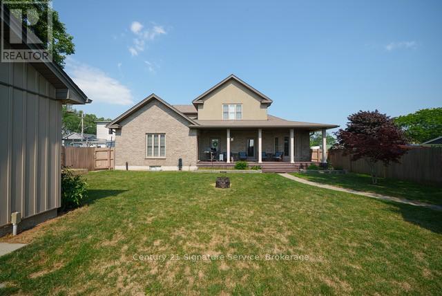 Photo 7 of 23 College Avenue, Norfolk ON