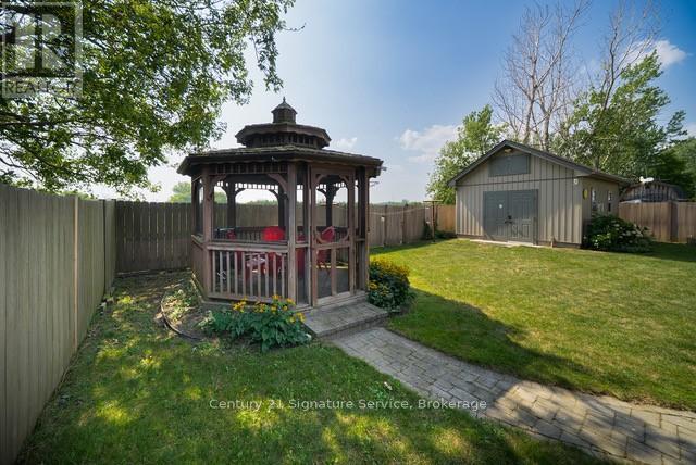 Photo 12 of 23 College Avenue, Norfolk ON