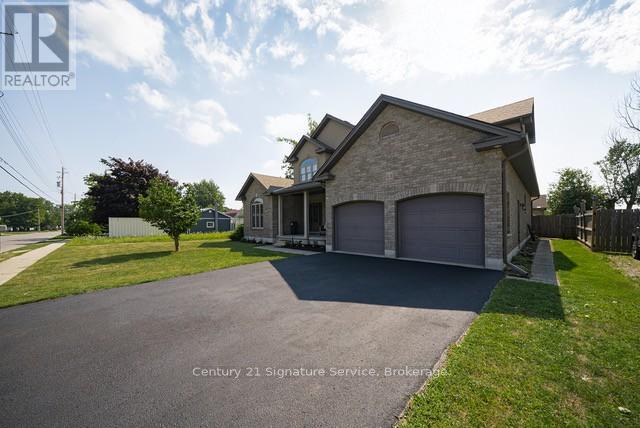 Photo 20 of 23 College Avenue, Norfolk ON