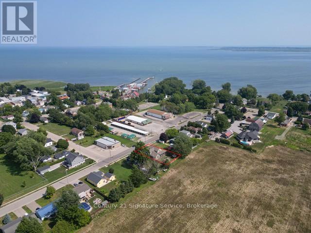 Photo 5 of 23 College Avenue, Norfolk ON