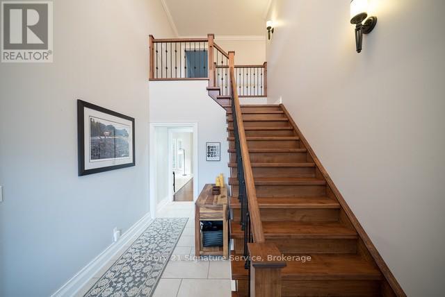 Photo 6 of 23 College Avenue, Norfolk ON