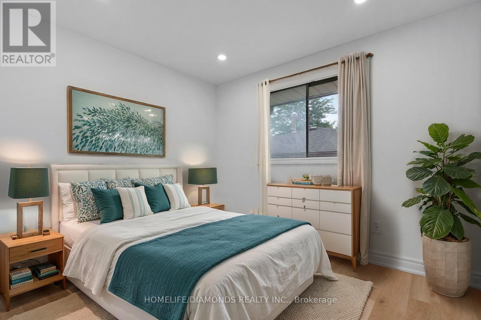 Photo 14 of 8 Huntley Crescent, St Catharines ON