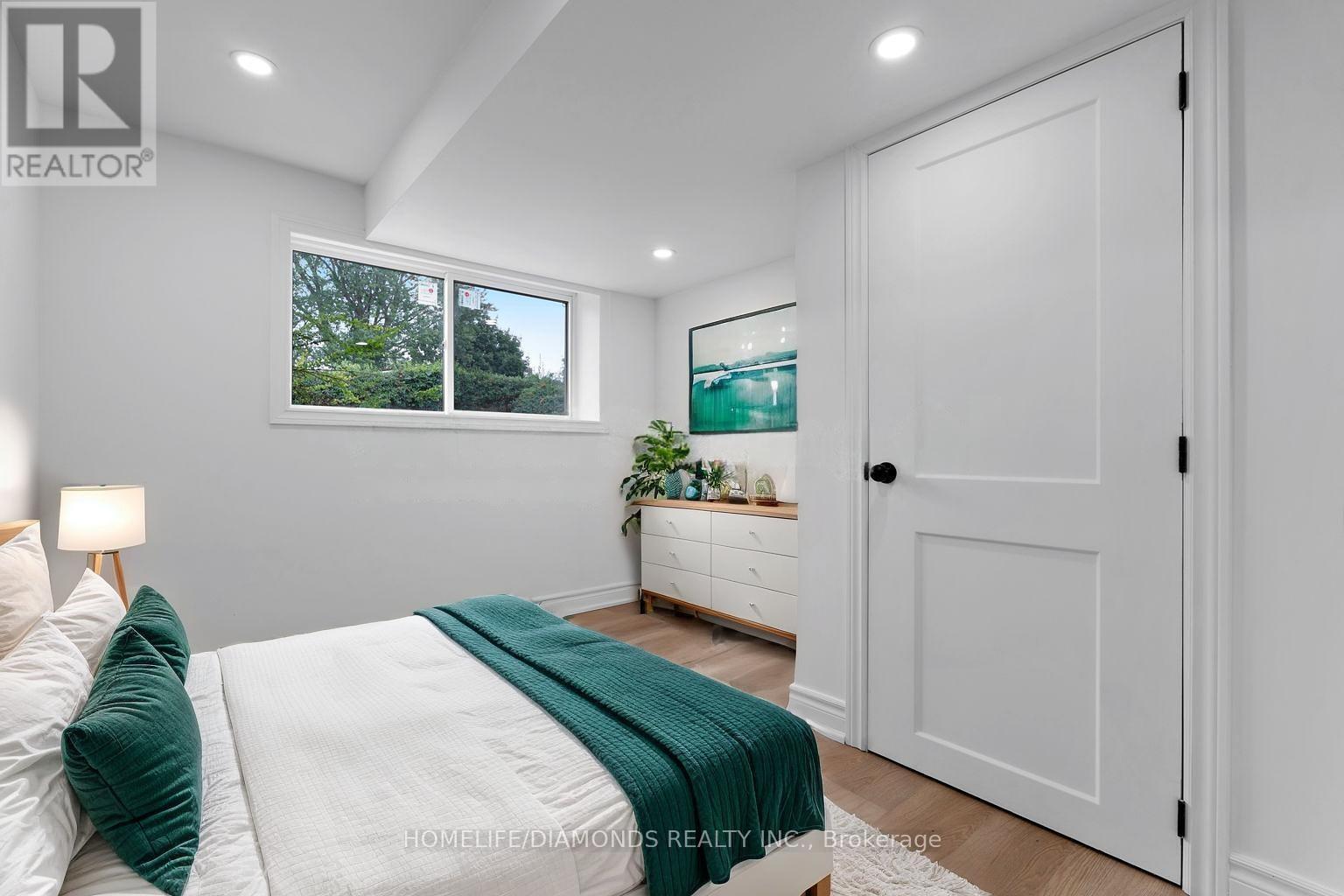 Photo 16 of 8 Huntley Crescent, St Catharines ON