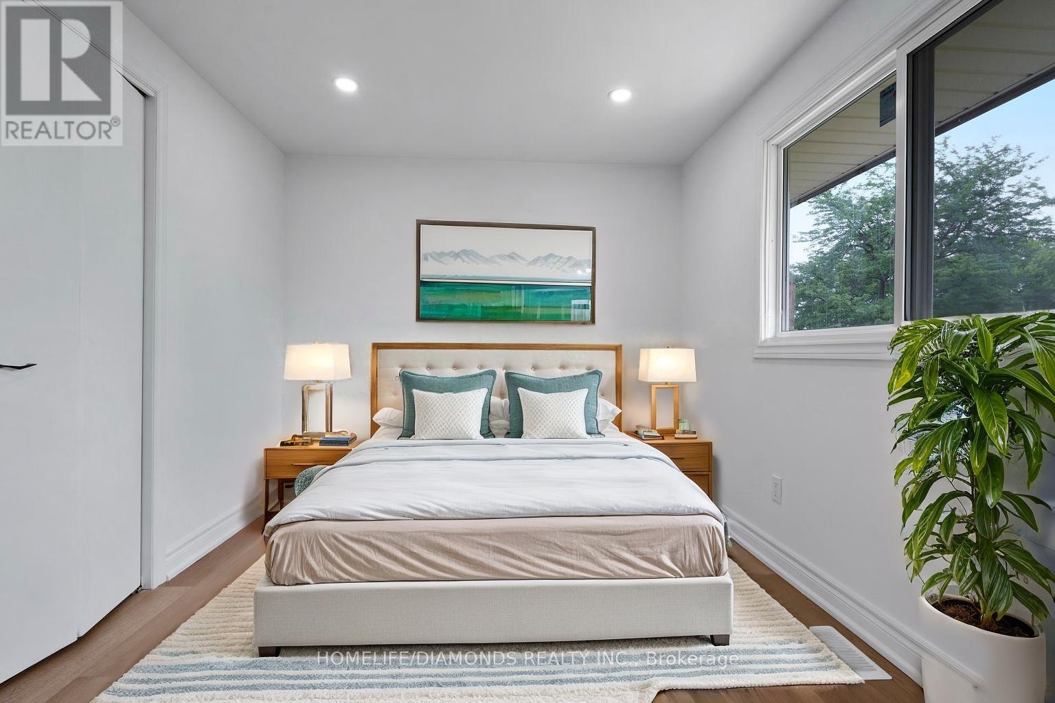 Photo 17 of 8 Huntley Crescent, St Catharines ON
