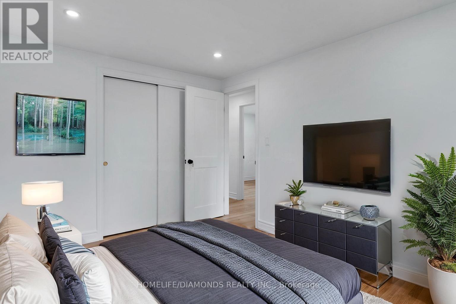 Photo 20 of 8 Huntley Crescent, St Catharines ON