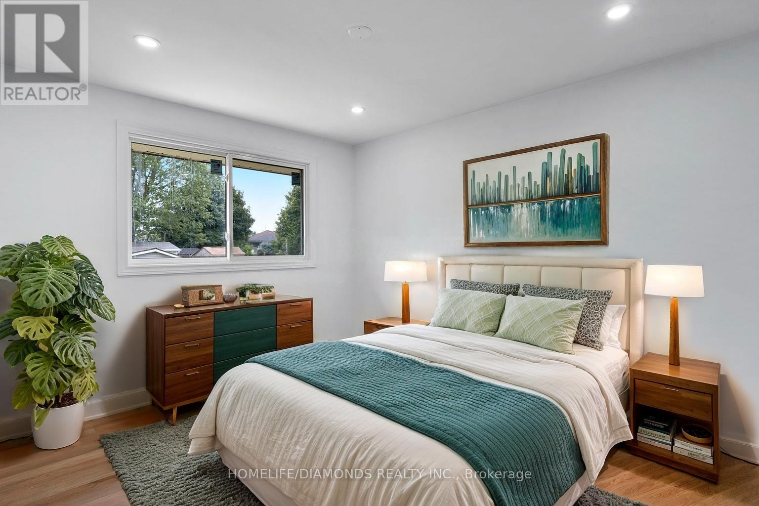 Photo 21 of 8 Huntley Crescent, St Catharines ON