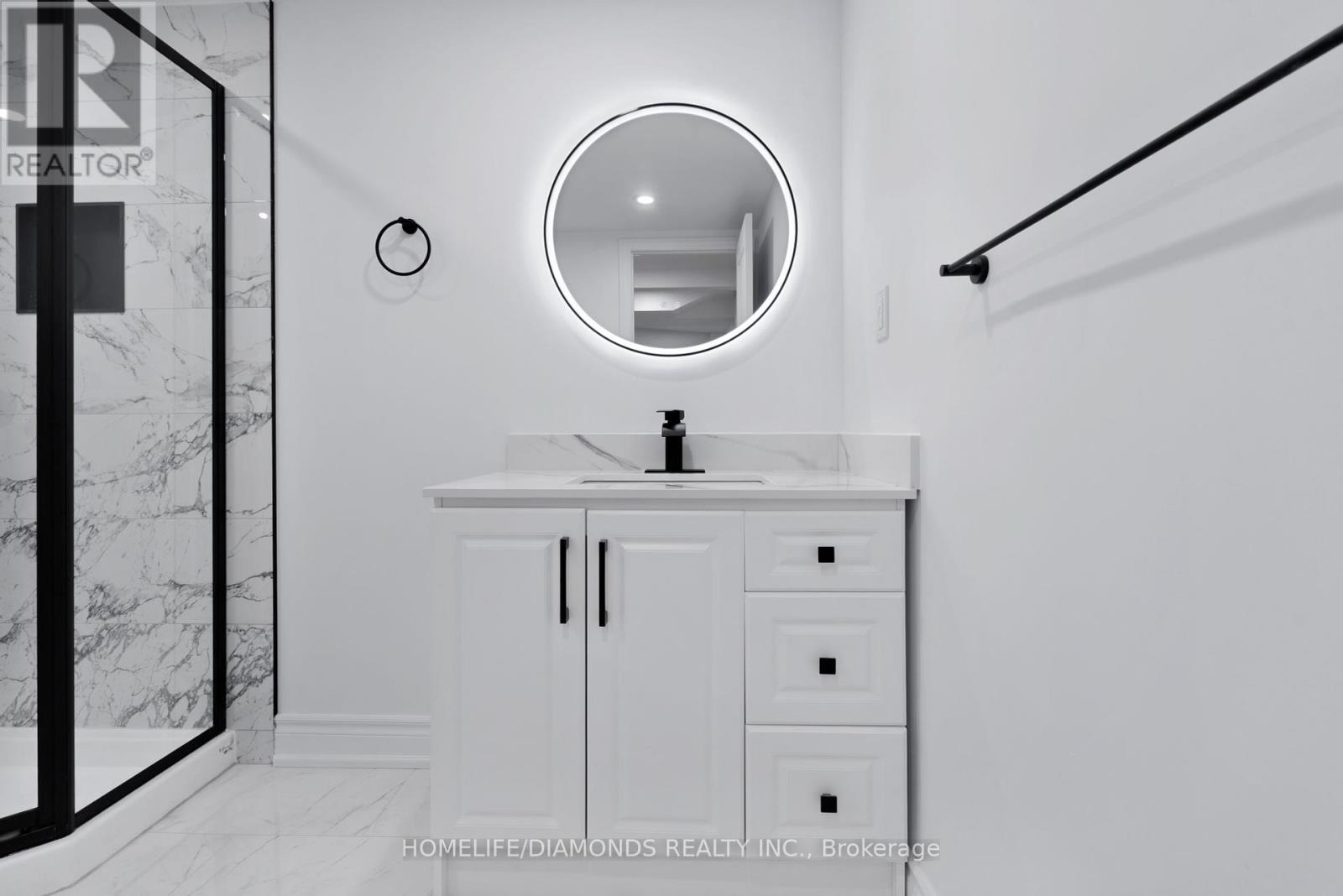 Photo 25 of 8 Huntley Crescent, St Catharines ON