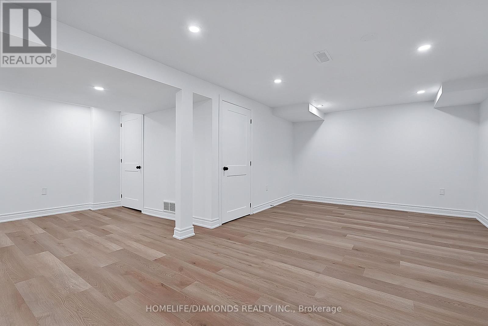 Photo 37 of 8 Huntley Crescent, St Catharines ON