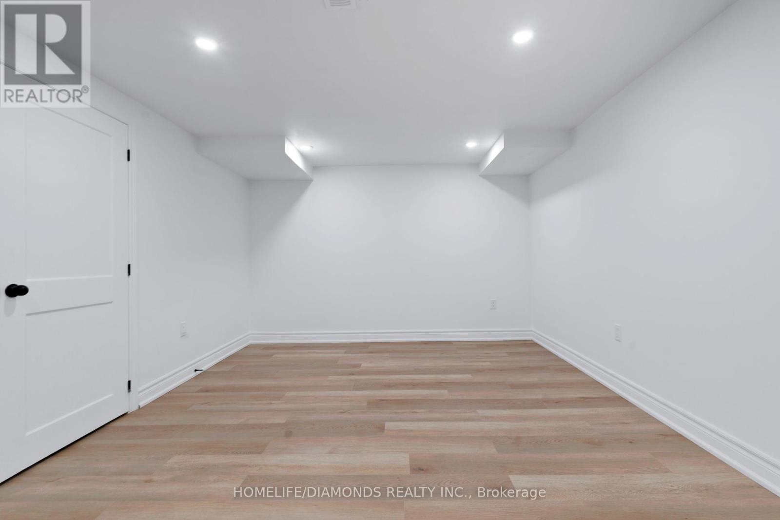 Photo 39 of 8 Huntley Crescent, St Catharines ON