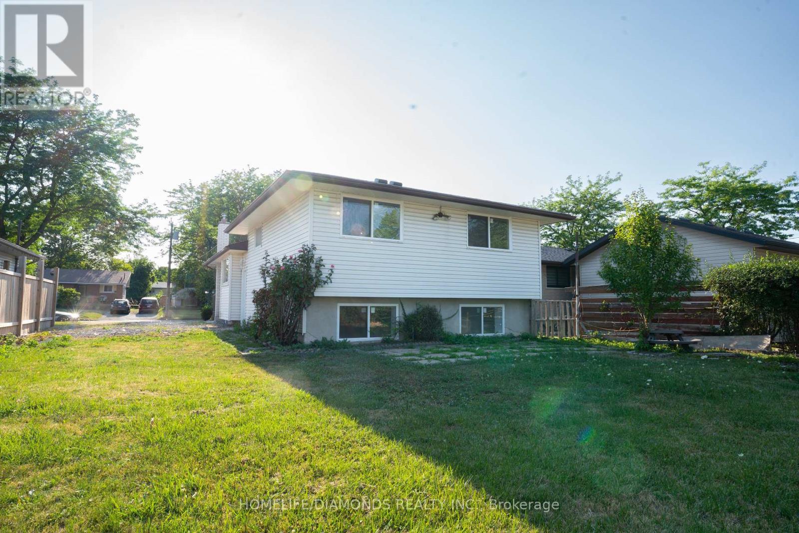 Photo 41 of 8 Huntley Crescent, St Catharines ON