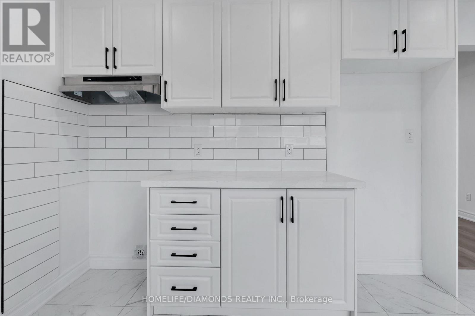 Photo 6 of 8 Huntley Crescent, St Catharines ON