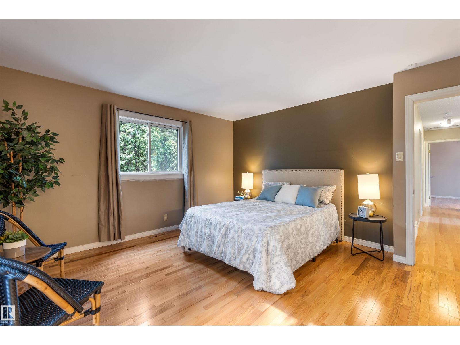 Photo 25 of 81 Langholm Dr, St Albert AB