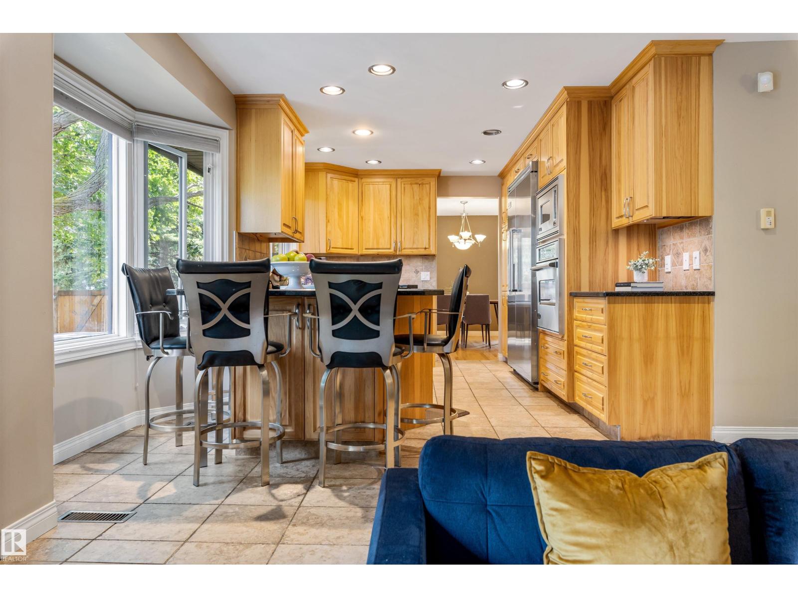 Photo 16 of 81 Langholm Dr, St Albert AB