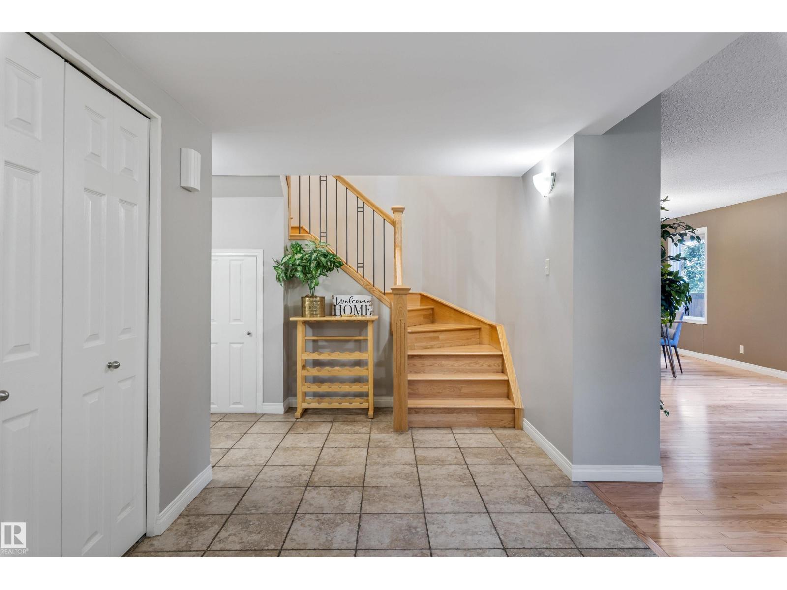 Photo 5 of 81 Langholm Dr, St Albert AB
