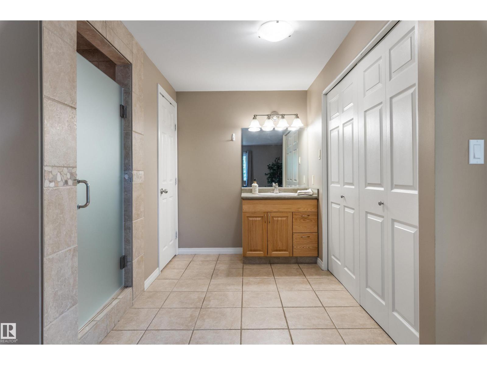 Photo 28 of 81 Langholm Dr, St Albert AB