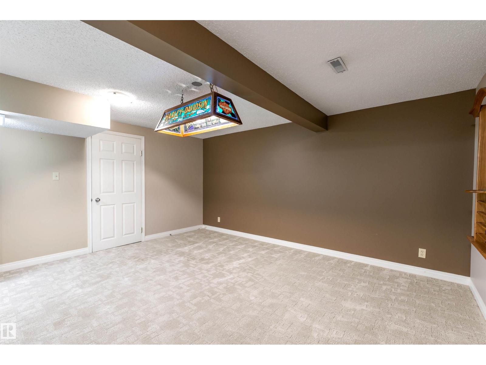 Photo 45 of 81 Langholm Dr, St Albert AB