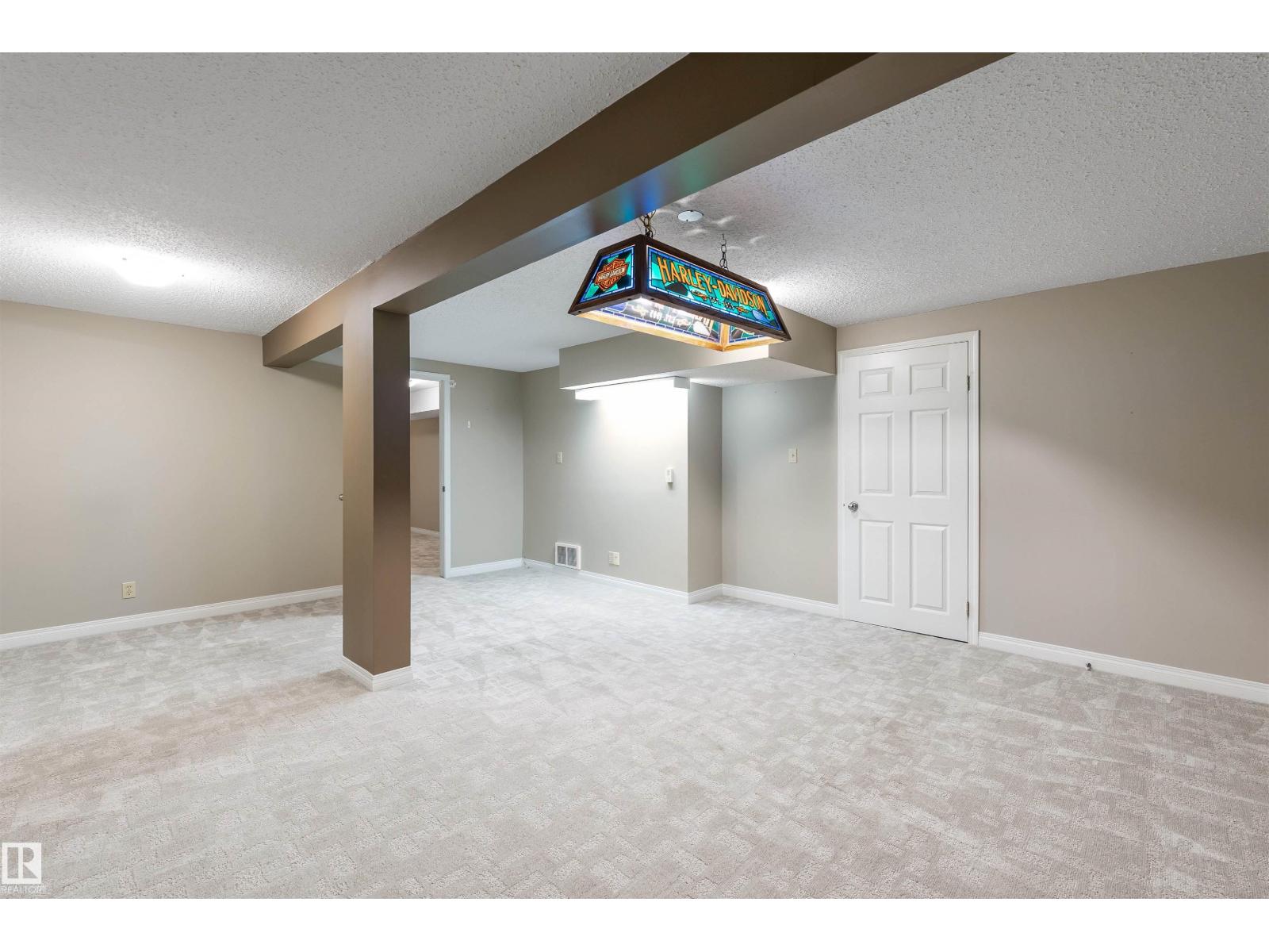 Photo 43 of 81 Langholm Dr, St Albert AB