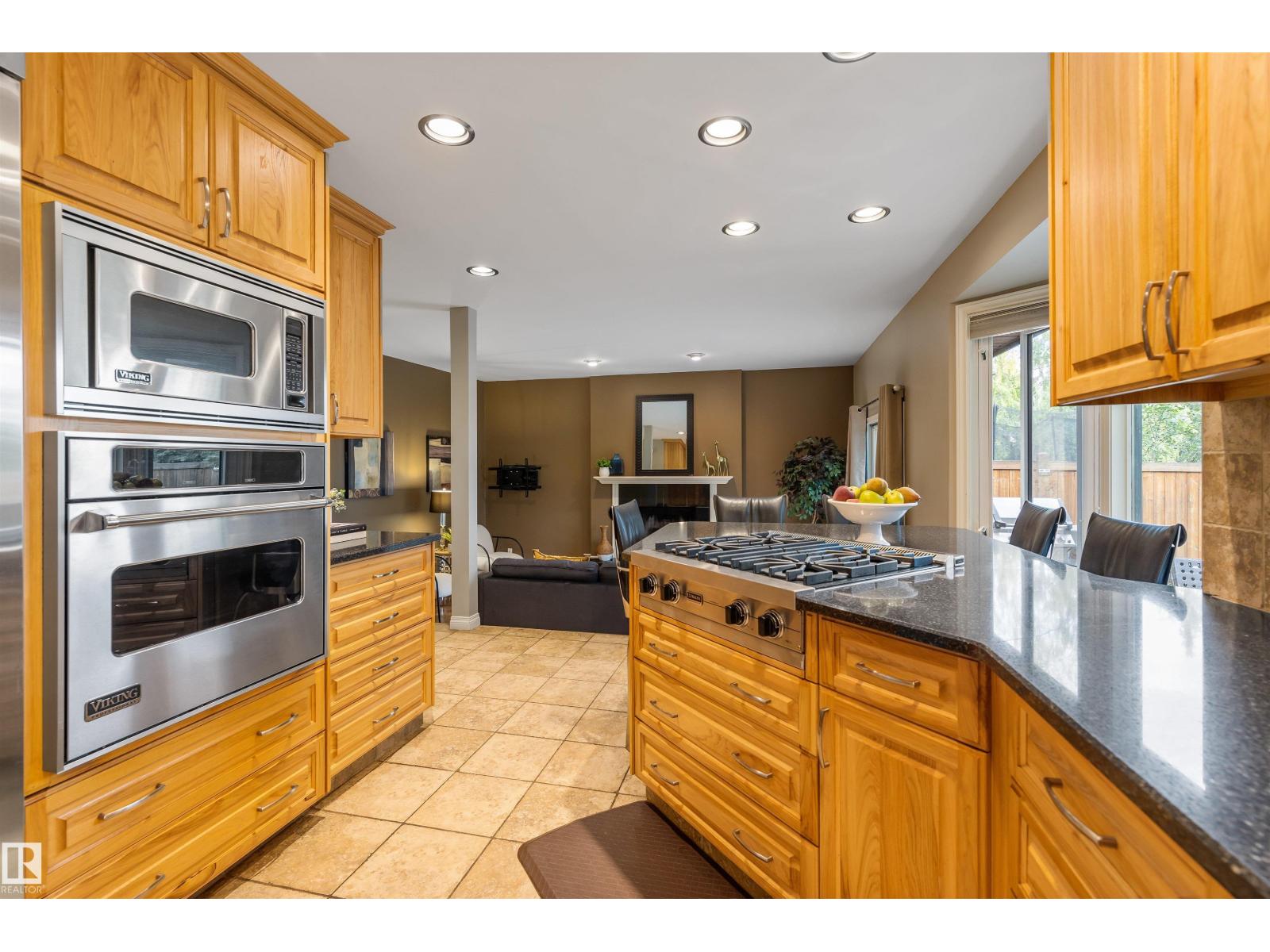 Photo 15 of 81 Langholm Dr, St Albert AB