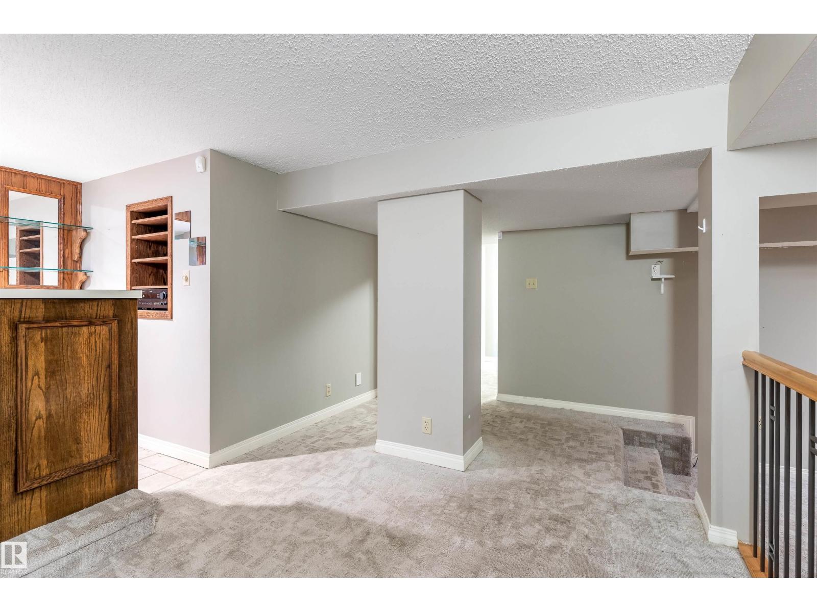 Photo 41 of 81 Langholm Dr, St Albert AB