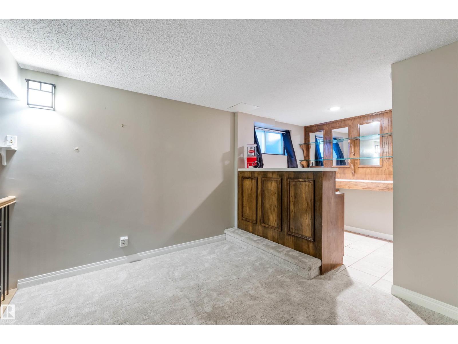 Photo 40 of 81 Langholm Dr, St Albert AB